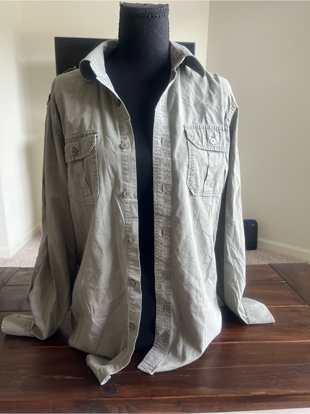 Women’s Casual Button-Down Shirt Jacket in Light Olive Green
